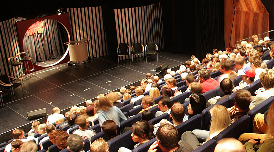 Oval - die Bühne im Europark