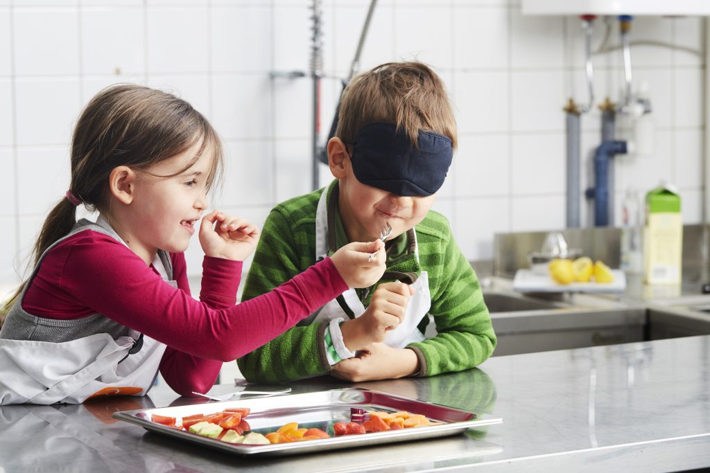 In Geschmacksschulungen lernen Kinder wieder zu schmecken