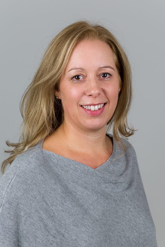 Conny Pflügler, Kinderkrankenschwester