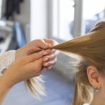 Glamouröse Hochsteckfrisur Anleitung