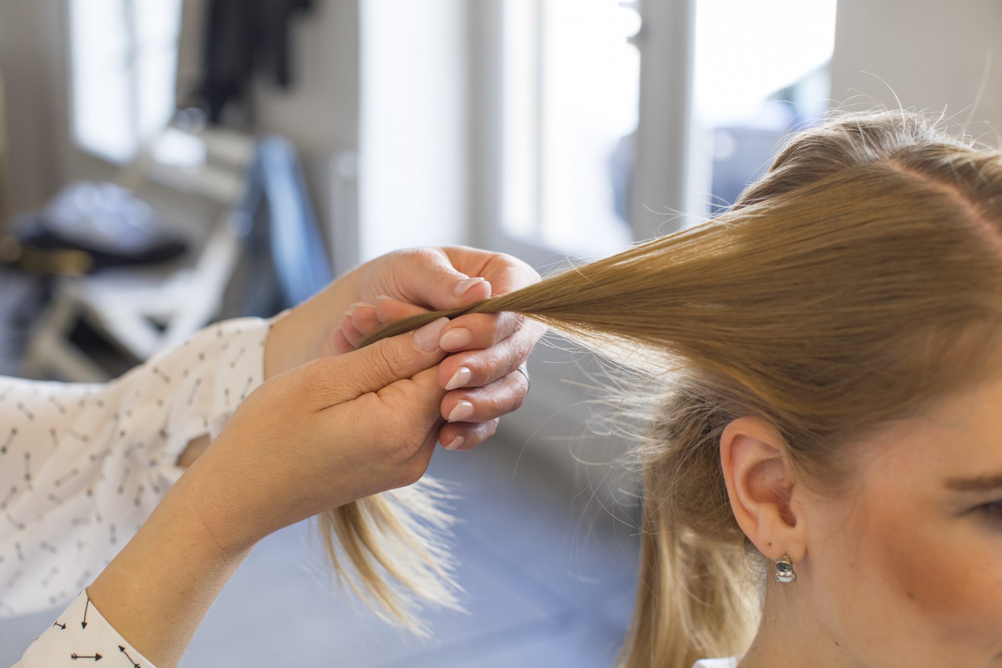 Glamouröse Hochsteckfrisur Anleitung