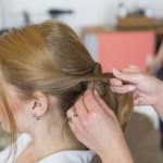 Glamouröse Hochsteckfrisur Anleitung