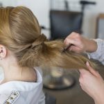 Glamouröse Hochsteckfrisur Anleitung