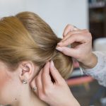 Glamouröse Hochsteckfrisur Anleitung