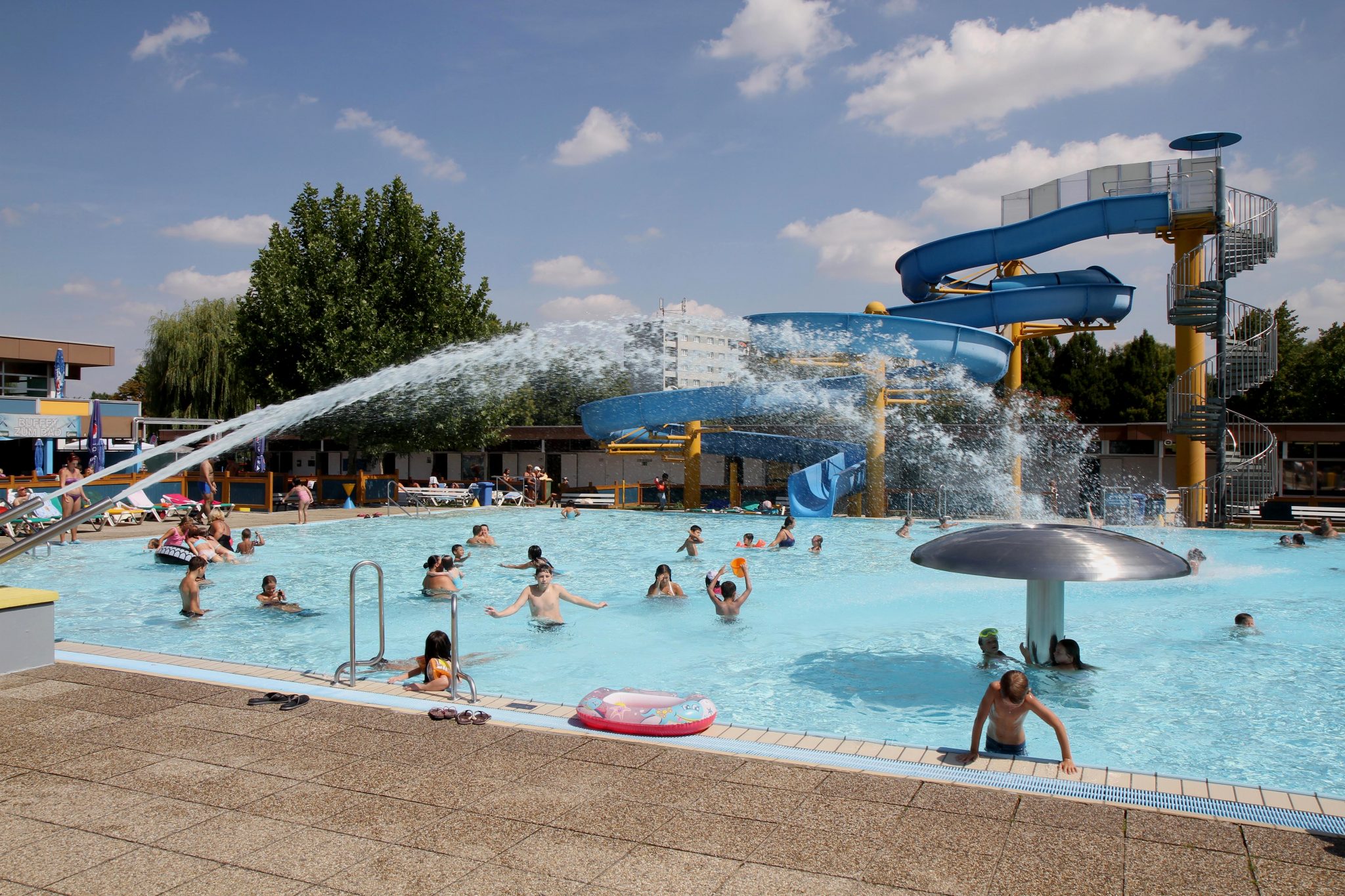 Großfeldsiedlungsbad