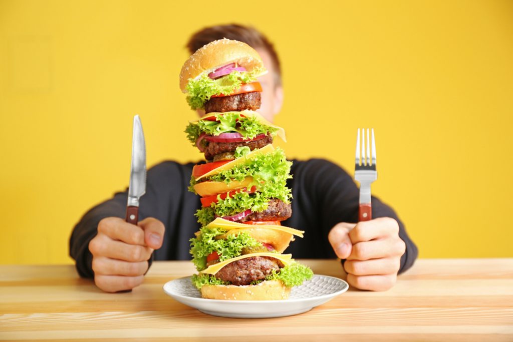 männer alleine essen