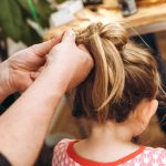 Papa Tochter Styling Haare