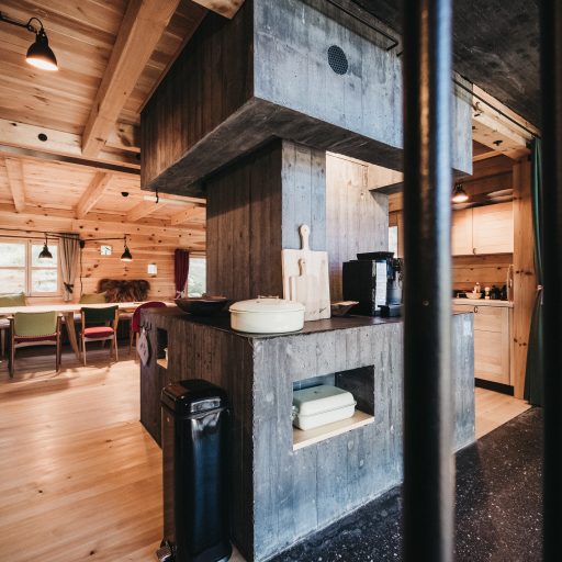 Grosszügige Küche mit exklusiver Ausstattung