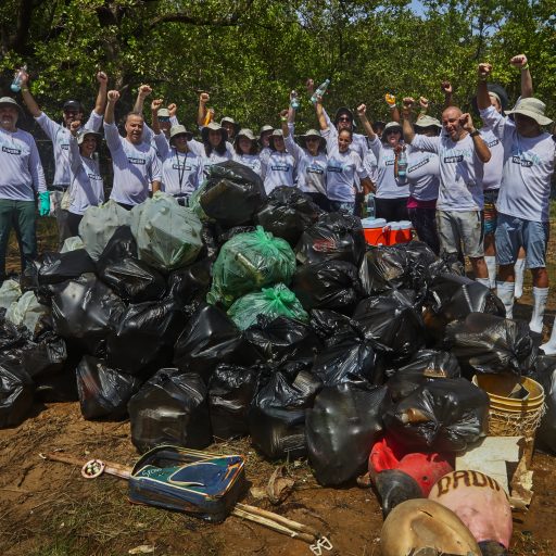 Group clean up Honduras