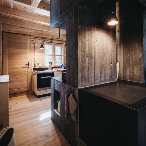 Küchenblock mit Holzofen