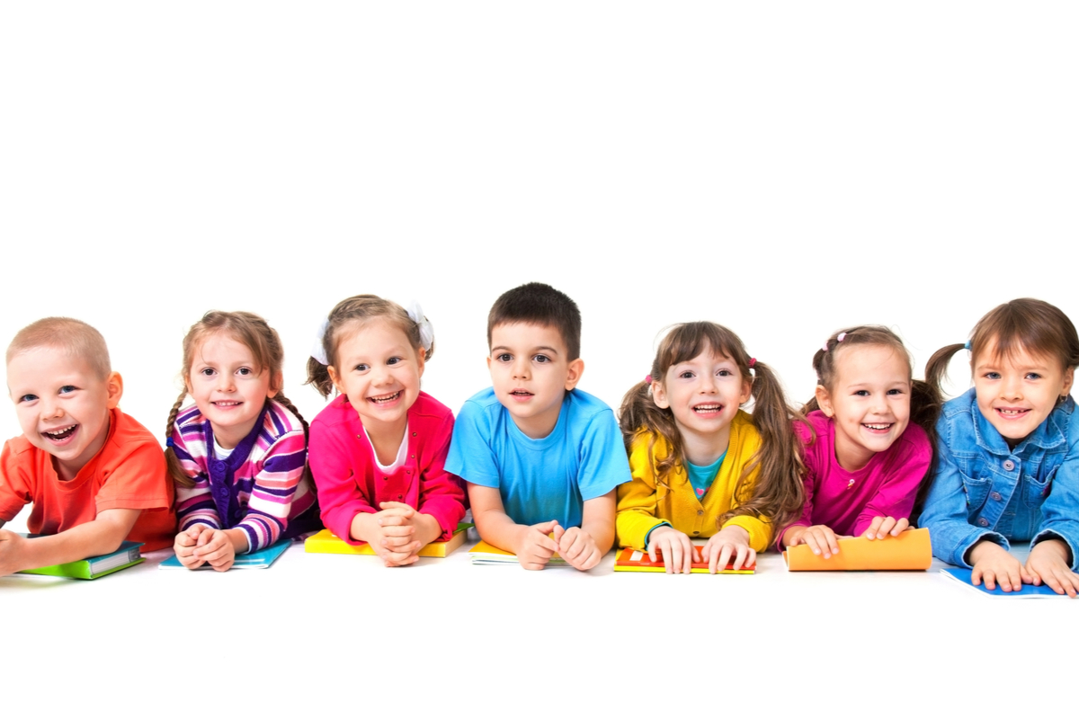 kindergruppe liegend