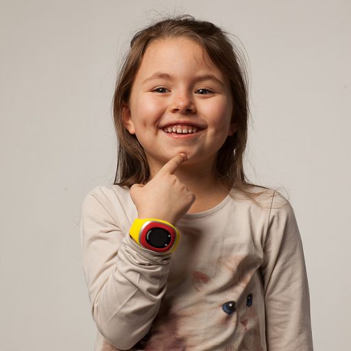 Mädchen mit Kids Watch