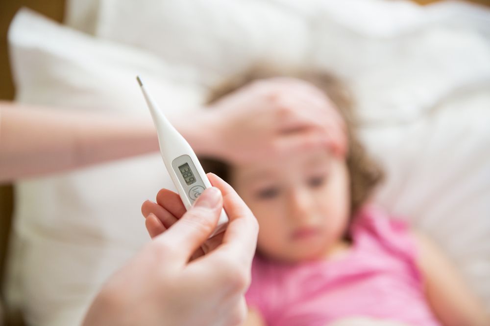 Hohes Fieber bei Kindern: Was Sie tun können und worauf Sie achten müssen!