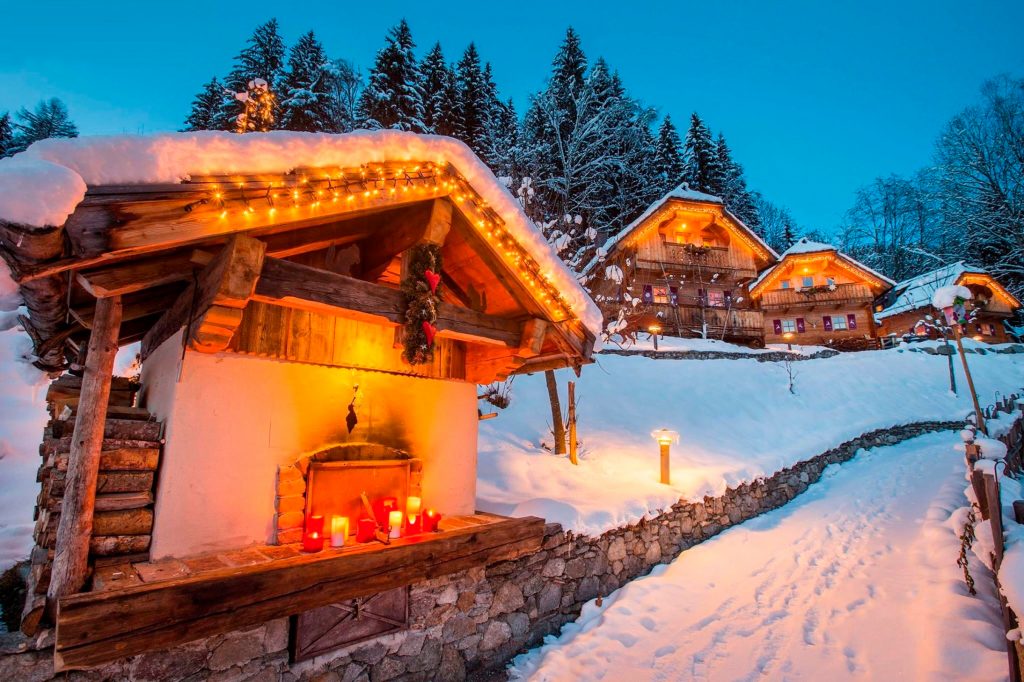 ansicht_auf_das_angezuckerte_naturdorf_oberkuehnreit_naturdorf_oberkuehnreit