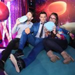 Kuscheln mit Robbie Williams bei Madame Tussauds