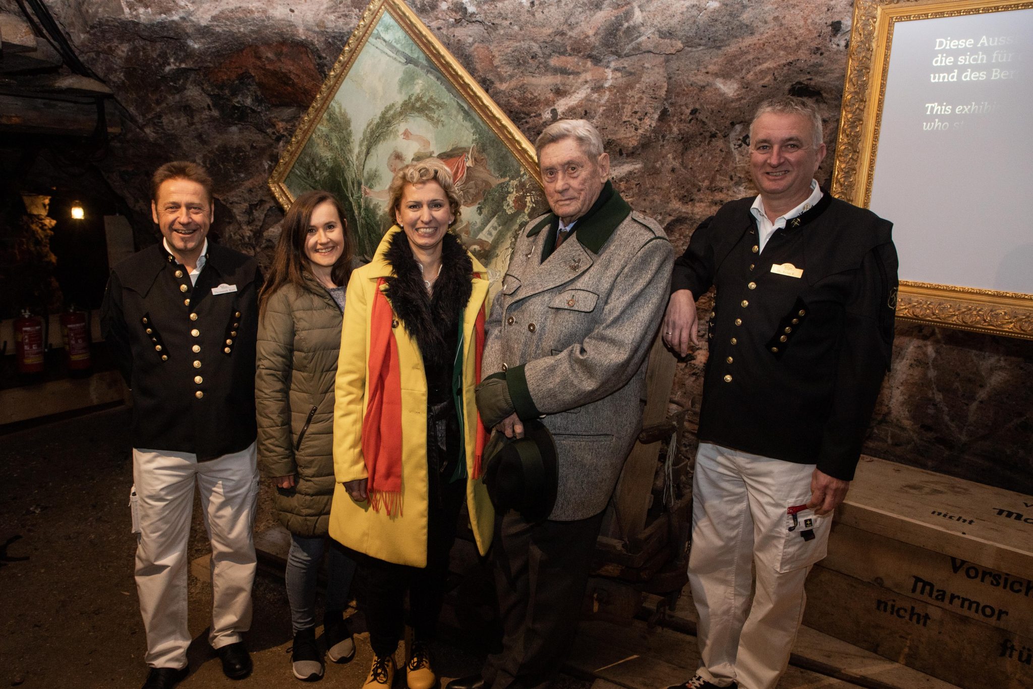 Eröffnung der Ausstellung "Das Glück der Kunst" in den Salzwelten Altaussee: Kurt Thomanek (CTO Salinen Austria AG), Labg. Michaela Grubesa, Ausstellungskuratorin Michaela Fuchs, Dr. Hannes Androsch und Kurt Reiter (Design. GF Salzwelten)