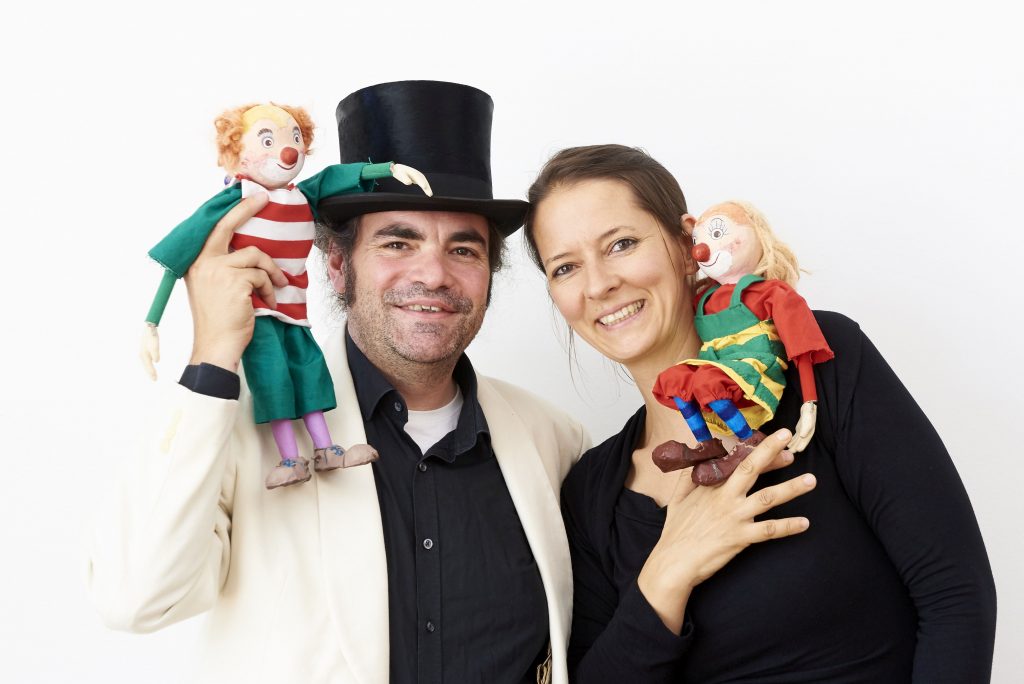 Kajetan Dick und Verena Divjak vom Figurentheater Leiterwagerl