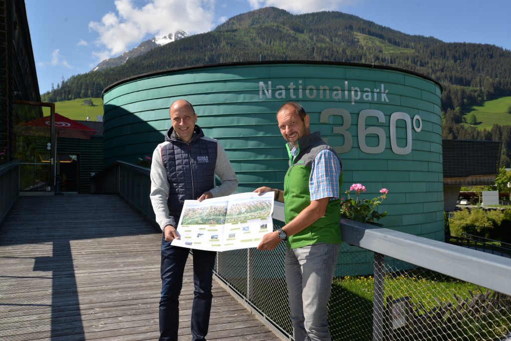 Nationalpark Hohe Tauern eröffnet heute die Sommersaion. Im Bild v.l.n.r GF Roland Rauch und Dir. Wolfgang Urban