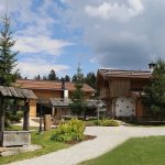 aussenansicht_chaletdorf_inns_holz_natur-_vitalhotel_und_chaletdorf_boehmerwald_0