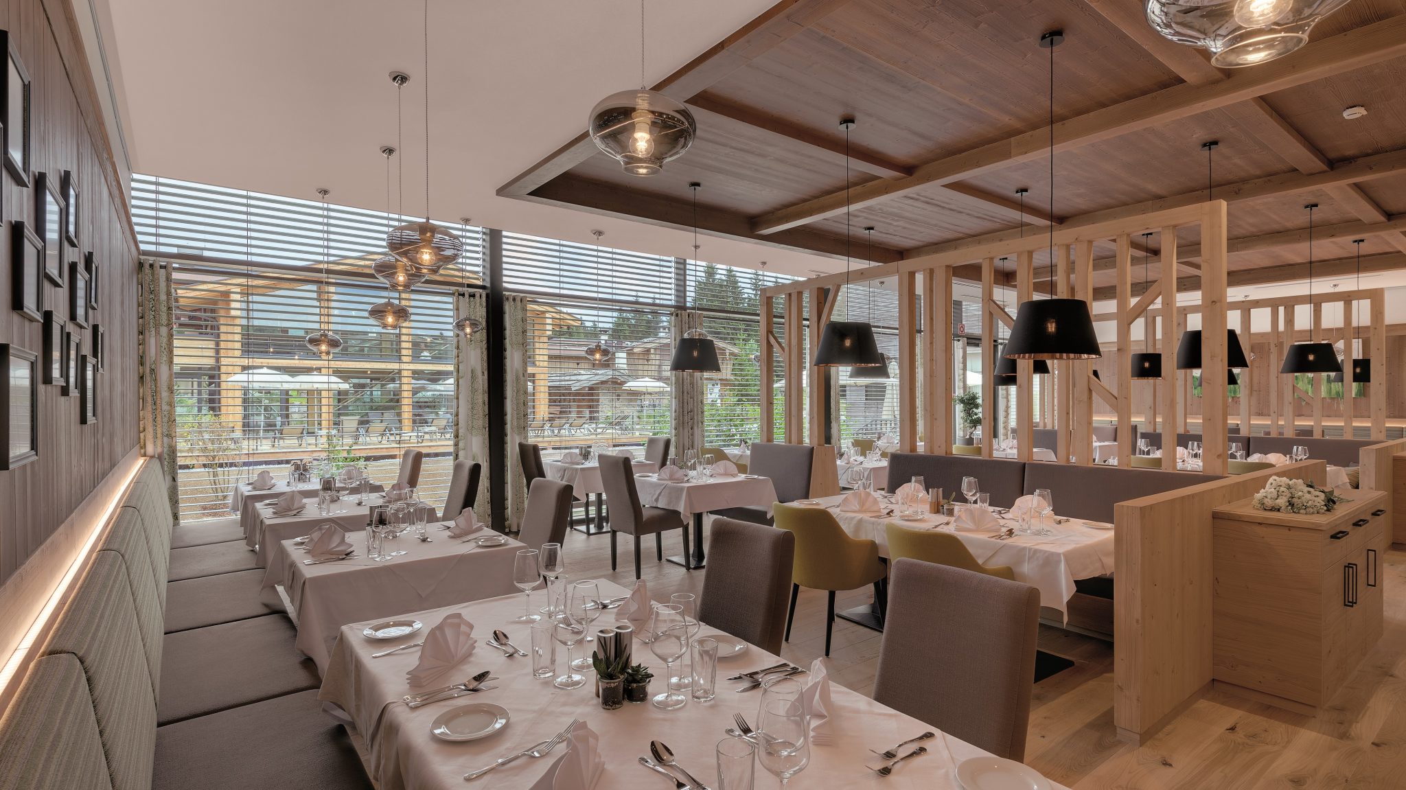 hotelrestaurant_boehmerwaldstube_mit_ausblick_inns_holz_natur-_vitalhotel_und_chaletdorf_boehmerwald