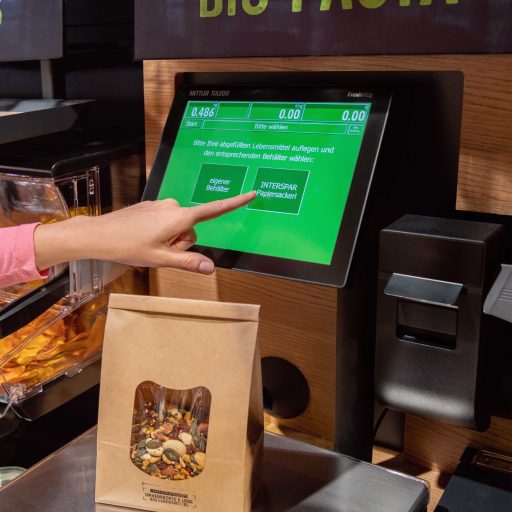 Abfüllen in Papiersackerl