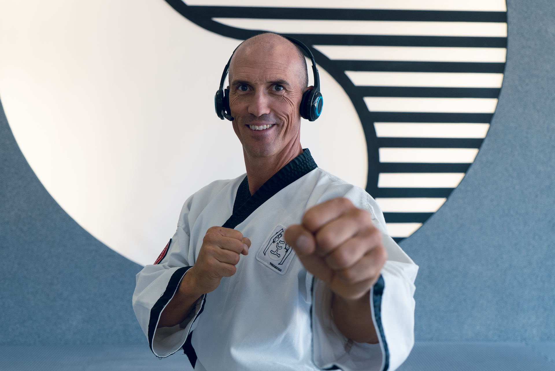 YOUNG-UNG Held Online Kampfstellung