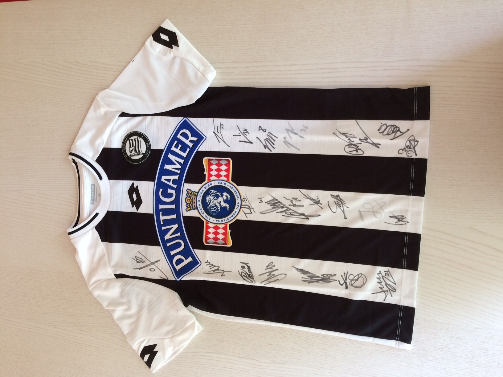 RMHC_Auktion_Sturm_Graz_Trikot
