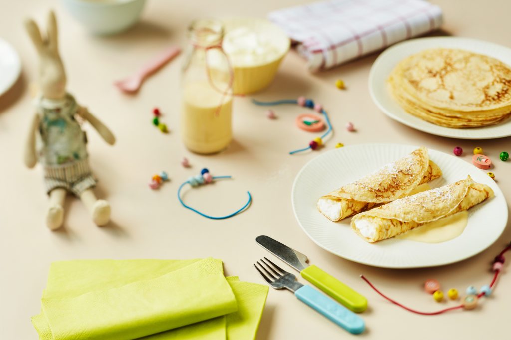 Foto_2_Gourmet_Speisebild Palatschinken_laktosefrei_Vanillesauce (c) Gourmet