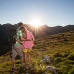 romantischer_sonnenuntergang_in_den_bergen_c_tourismusverband_tux_alpinhotel_berghaus