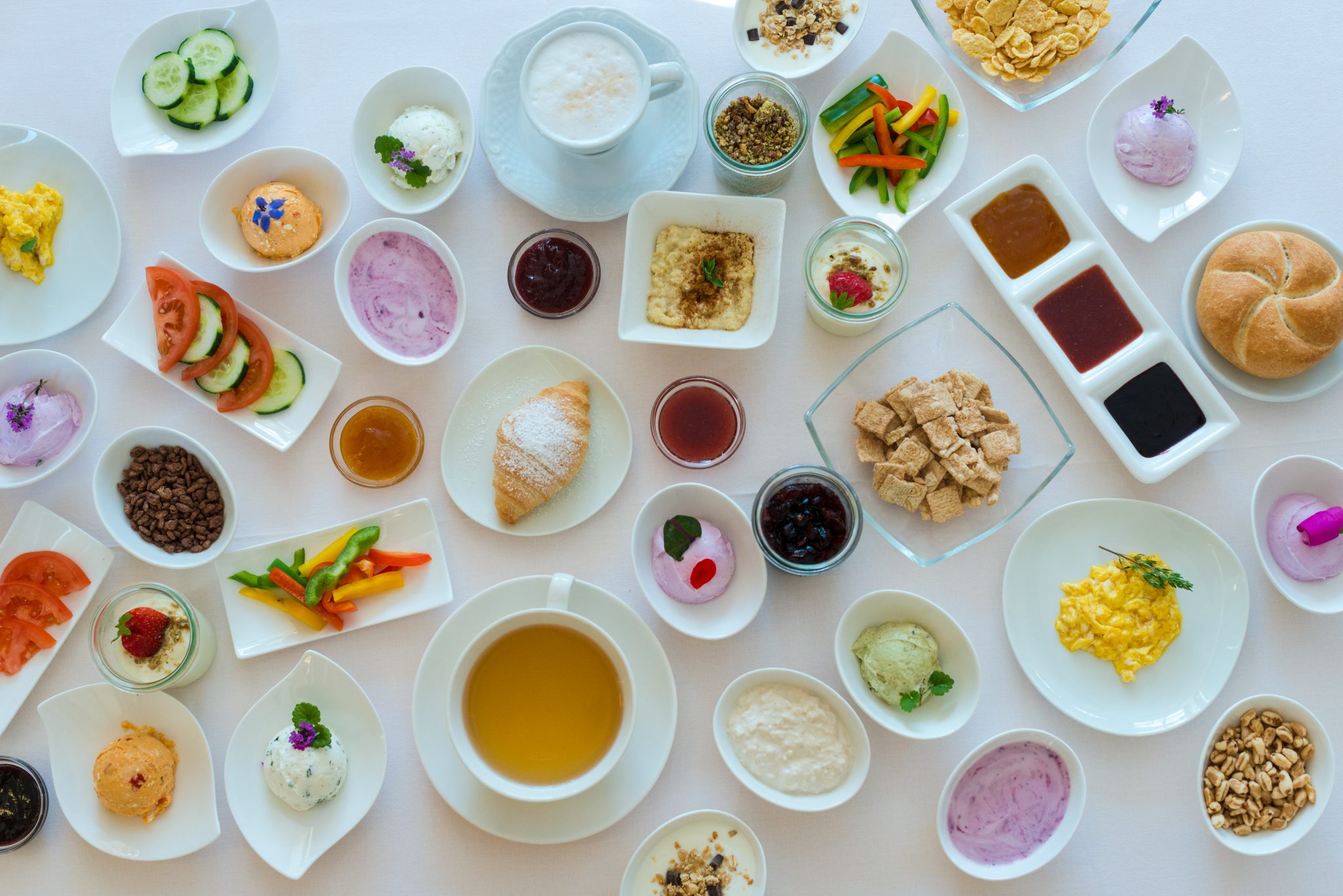 fruehstueck_vom_allerfeinsten_vom_fruehstuecksbuffet_im_tante-emma-laden-style_apart_suiten_hotel_weiden_0