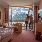 suite_weidblick_im_3._stockwerk_mit_tollem_weidblick_-_der_name_ist_programm_apart_suiten_hotel_weiden_0