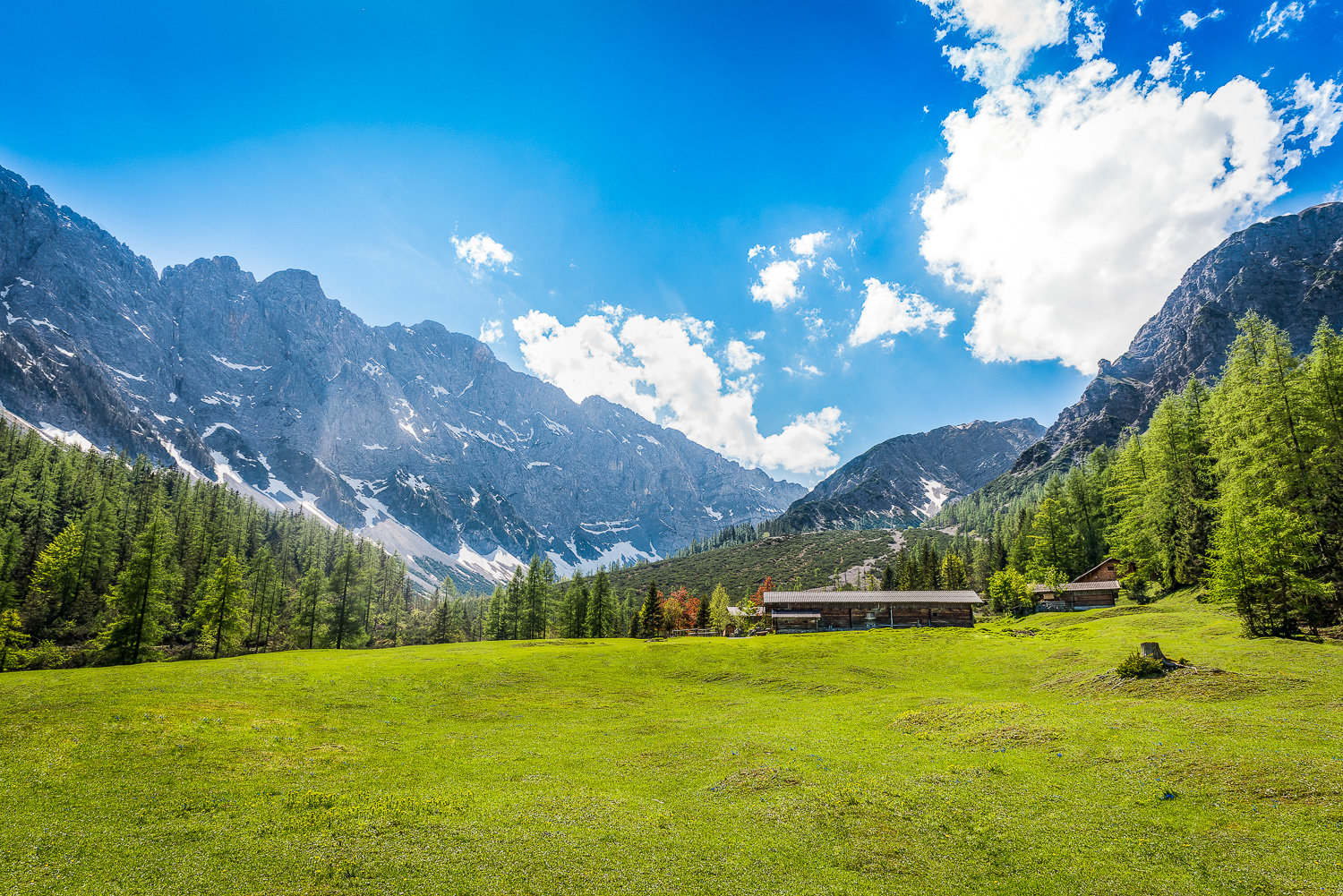 traumhafter_ausblick_auf_die_stallenalm_c_angelica_morales_silberregion_karwendel