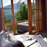 wellnessliegen_outdoor_whirlpool_und_ein_traumhafter_ausblick_im_premium_chalet_zirbe_chalets_apartments_wachterhof_0