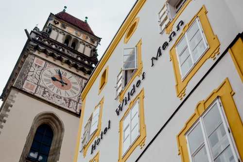 Die historischen Gebäude des Hotels "Wilder Mann" in Passau stammen aus der Zeit der Gotik und des Barock. Bereits 1303 wird eines der Häuser urkundlich erwähnt.