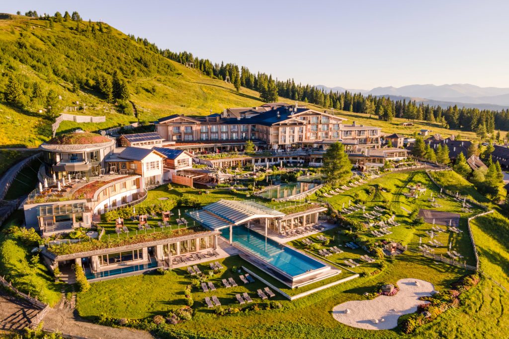 aussenansicht_auf_das_mountain_resort_feuerberg_c_michael_stabentheiner_mountain_resort_feuerberg