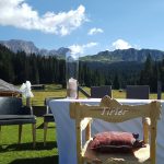 hochzeit_im_freien_im_sommer_tirler-dolomites_living_hotel