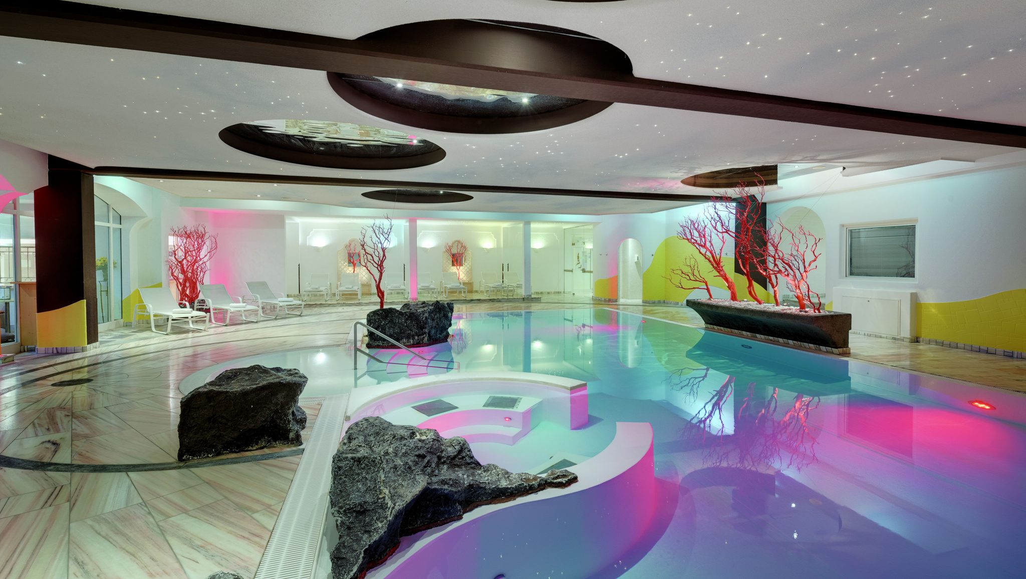 indoorpool_hotel_almesberger