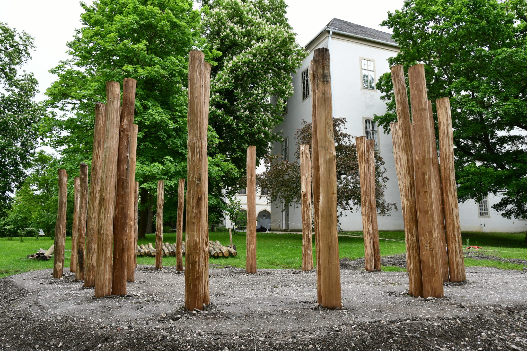 01 Bau einer frühmittelalterlichen Kirche (c) MAMUZ