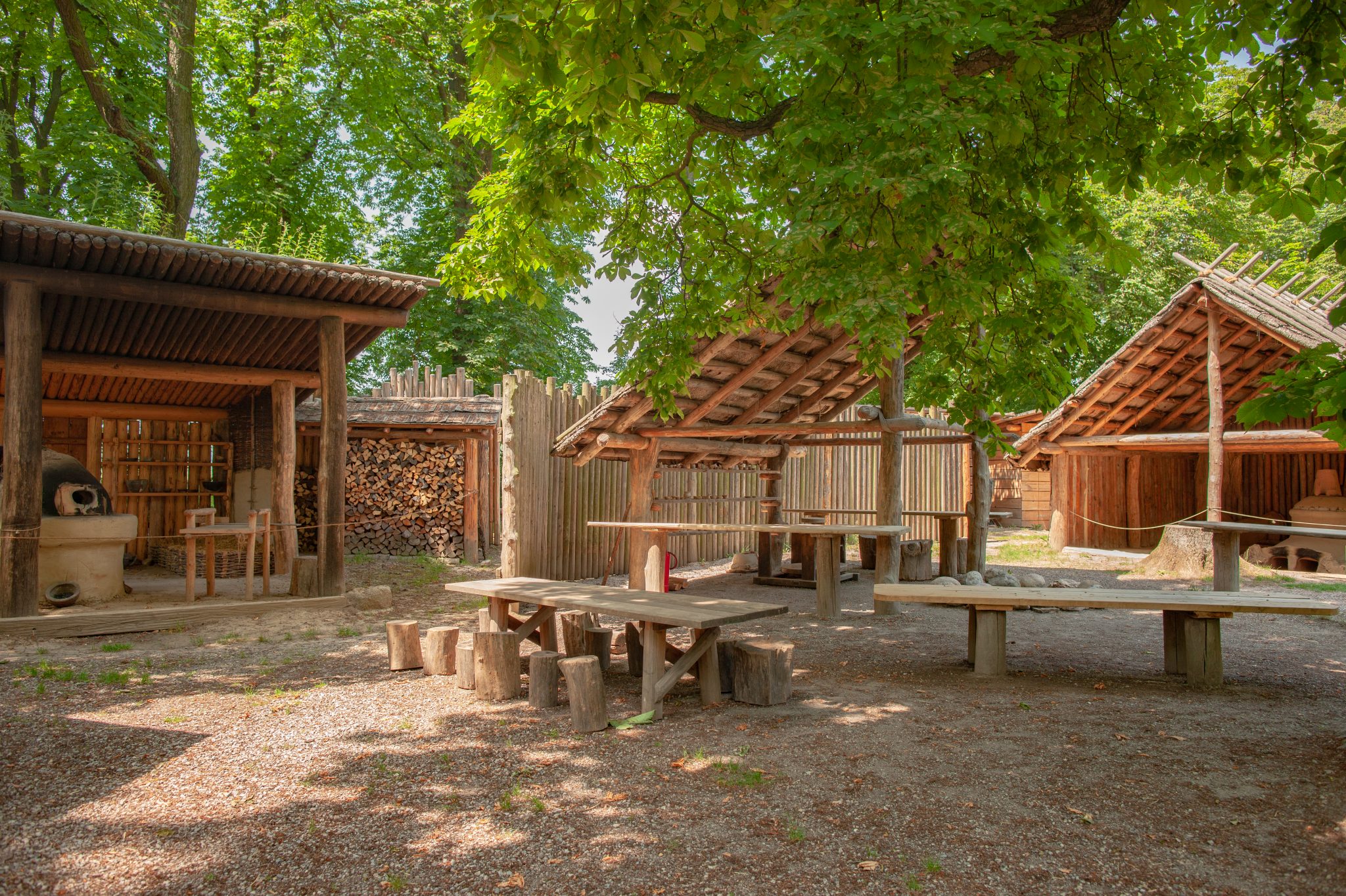 Archäologisches Freigelände - Eisenzeitliche Werkstätten (c) Atelier Olschinsky