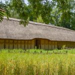 Archäologisches Freigelände - Jungsteinzeitliches Langhaus (c) Atelier Olschinsky