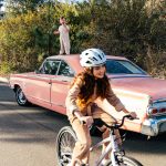 Jett Rad und rosa Auto