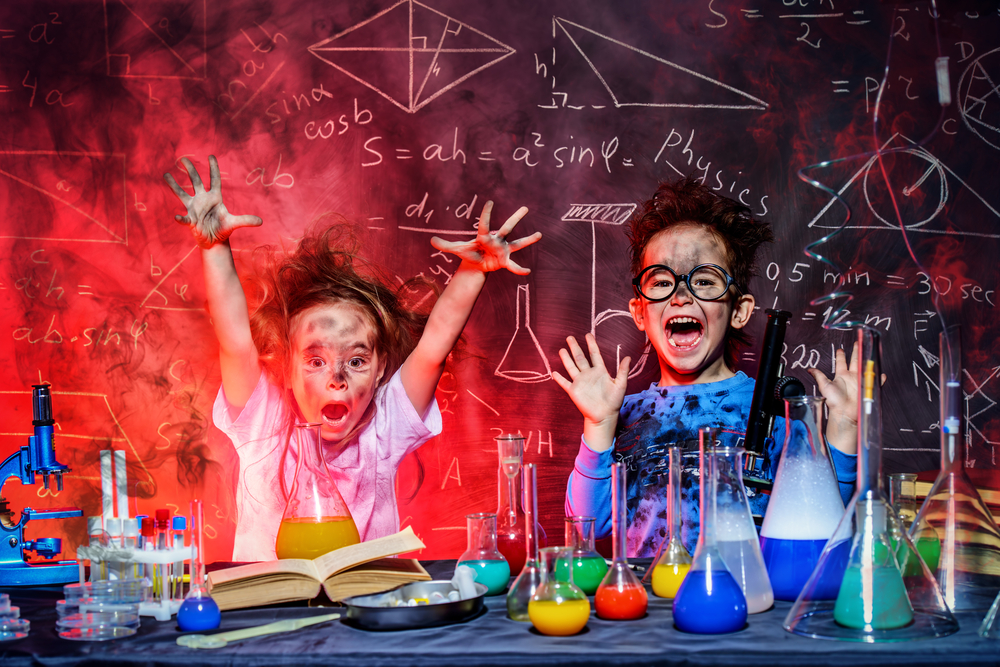 Funny,Little,Children,Doing,Experiments,In,The,Laboratory.,Explosion,In