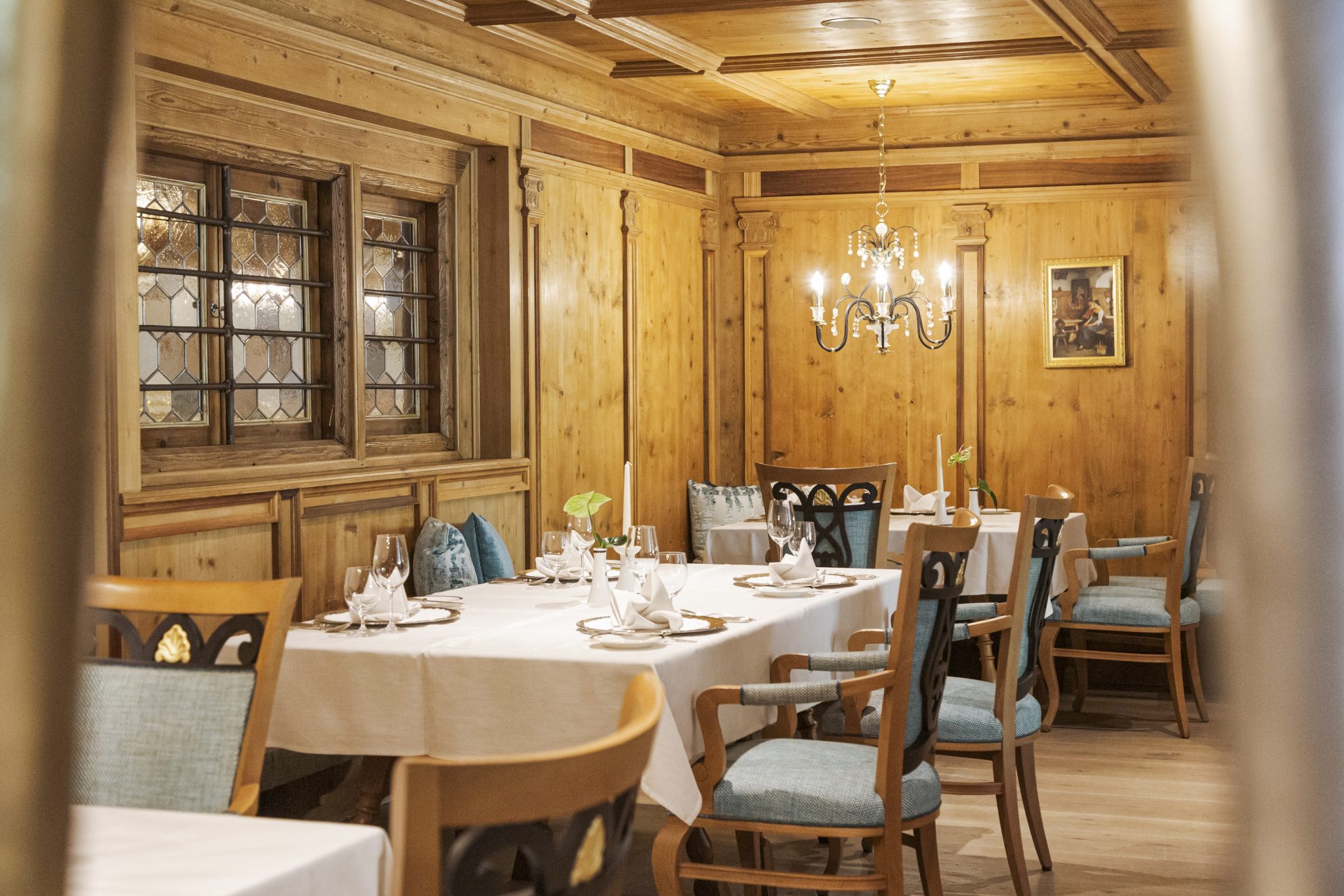 das_4-haubenrestaurant_paznaunerstube_im_gourmethotel_c_die_west_werbeagentur_gourmet_relax_resort_trofana_royal_superior_0