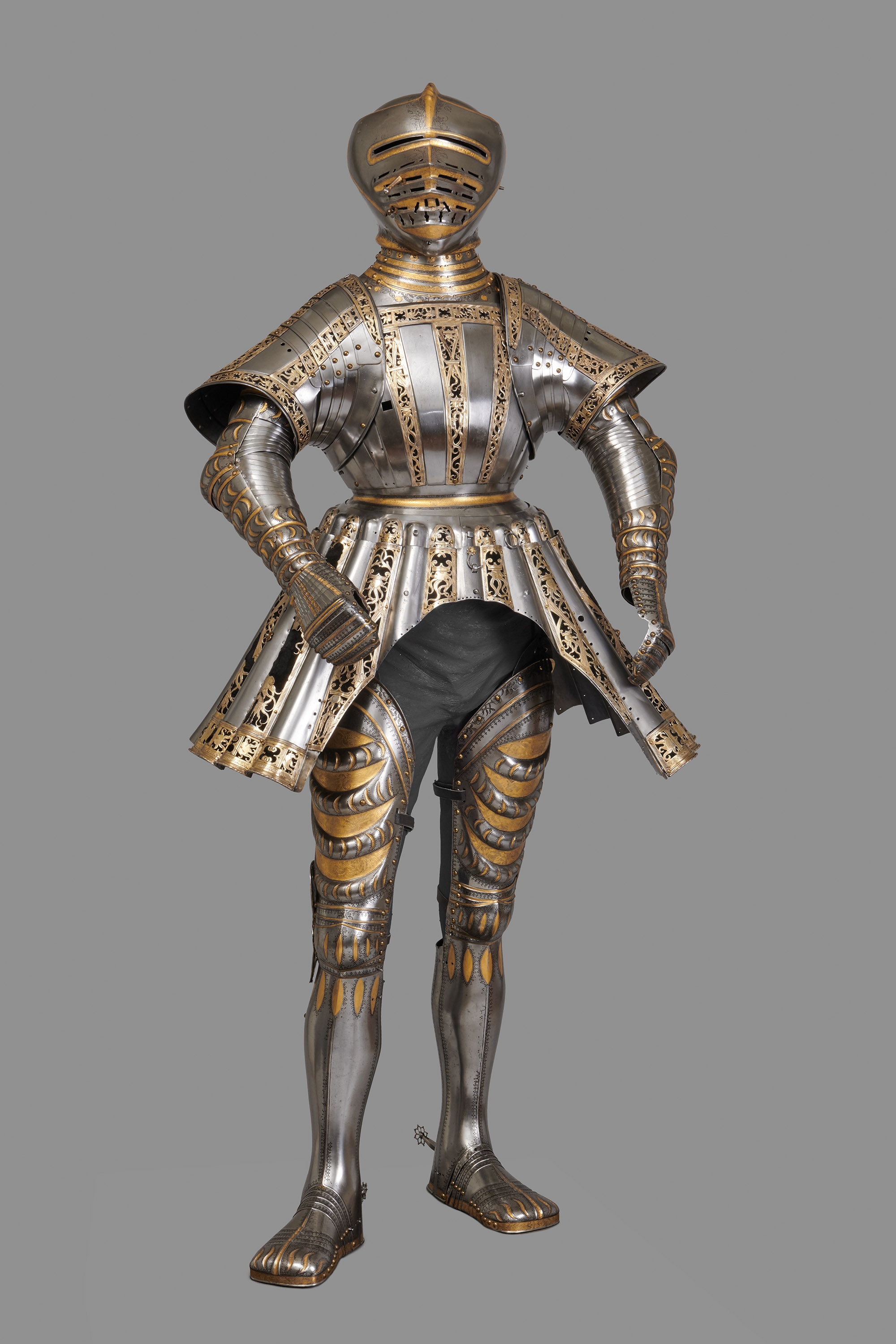 Mode_schauen_SchlossAmbrasInnsbruck_Faltenrockharnisch_Karls_V._Konrad_Seuesenhofer__1512-14.___KHM-Museumsv