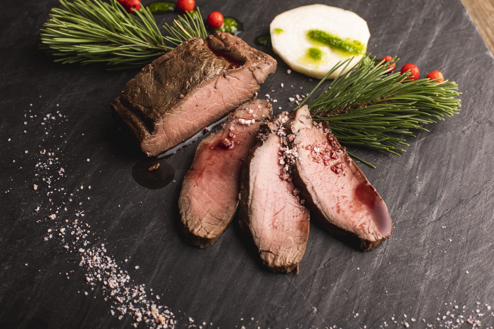 perfekt_gebratenes_fleisch_c_armin_huber_hotel_tann