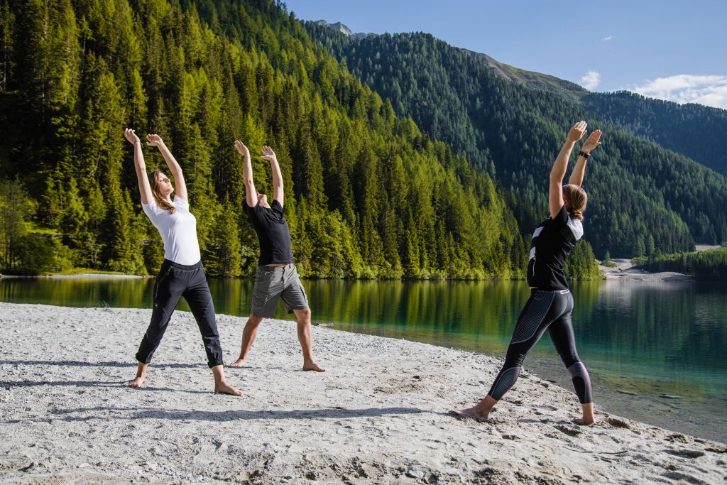 yoga_session_am_almsee_c_giggle_agentur_fontis_eco_farm_suites