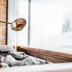 aufguss_in_der_sauna_puradies_-_mein_naturresort_0