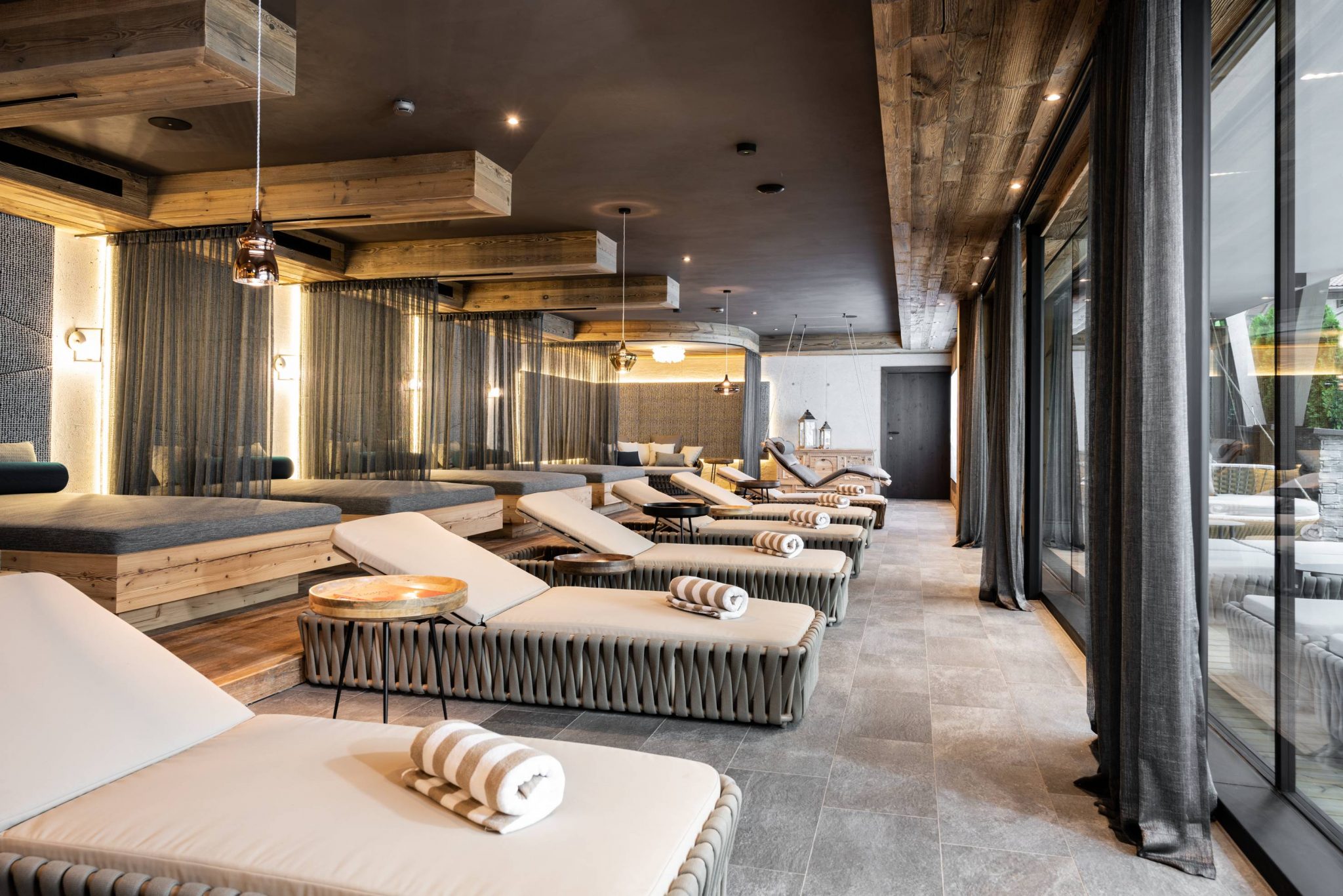 exklusiver_ruheraum_im_neu_gestalteten_wellnessberreich_c_danie_breuer_hotel_gassner
