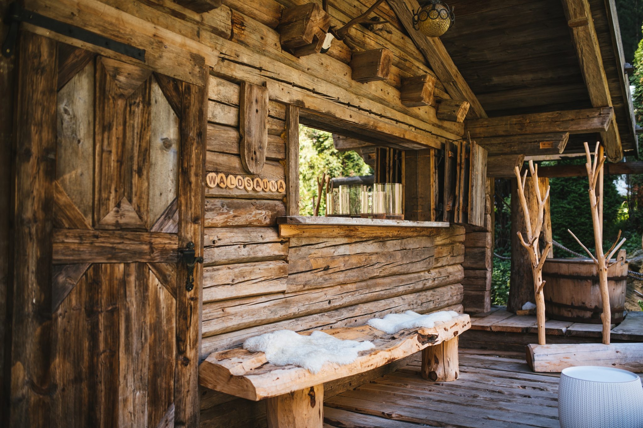 urige_waldsauna_naturhotel_rainer