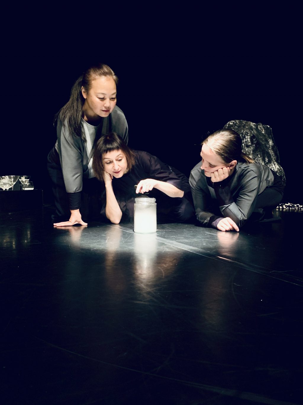 Der Mond tropft _ Yoko Yagihara_Pascale Staudenbauer _ Angelika Miklin (c) Nicola Lieser